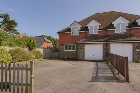 Pett Road, Pett TN35 4EX 3 bed semi