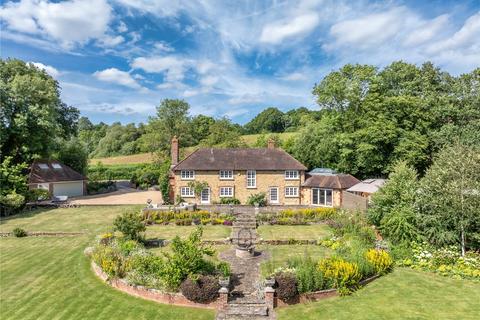 Smithwood Common, Cranleigh, Surrey, GU6 5 bed detached house for sale