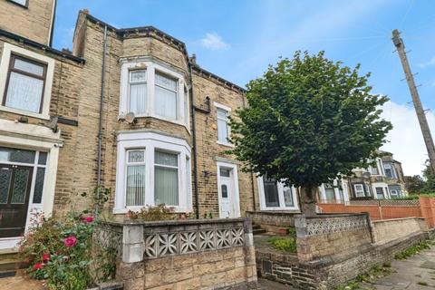 Hyde Park, West Yorkshire HX1 6 bed terraced house for sale