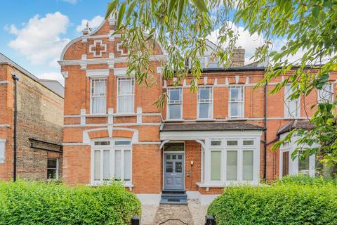 Fairfield Road, Crouch End 2 bed flat for sale