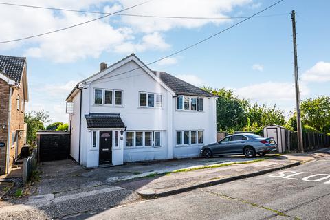 Clarence Road North, Benfleet, SS7 4 bed detached house for sale