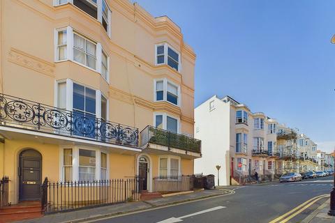 Bedford Square, Brighton, BN1 2PN 2 bed flat for sale