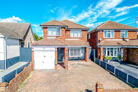 Kimberley Road, Benfleet, SS7 4 bed detached house for sale
