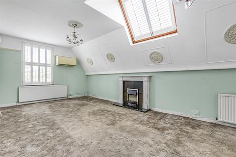 Sheen Lane, East Sheen, SW14 2 bed flat for sale