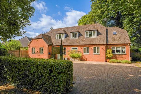 London Road, Shipston On Stour, CV36 4EP 5 bed detached house for sale