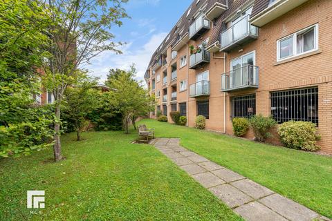 Lakelands Court, Rhydypenau Rd 2 bed apartment for sale