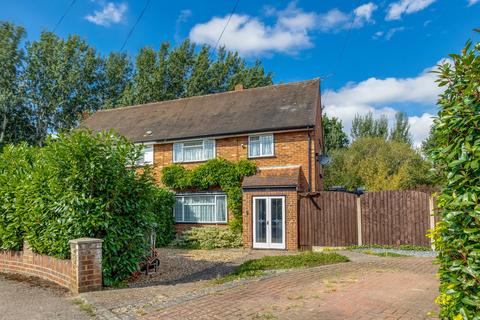 Manordene Close, Thames Ditton, KT7 3 bed semi