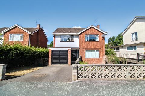 Oxford Road,  Farnborough, GU14 4 bed detached house for sale