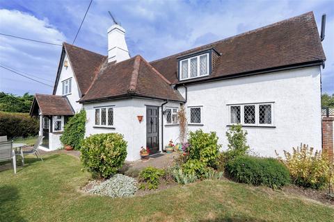 Duck Lane, Thornwood Common 3 bed detached house for sale