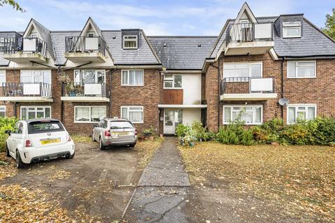 Crockford Park Road, Surrey KT15 2 bed apartment for sale