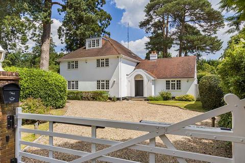 Pine Grove, Brookmans Park AL9 6 bed detached house for sale