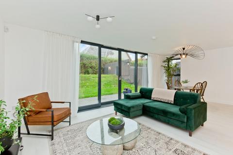 The Old Bowling Green,  McGlashan... 2 bed flat for sale