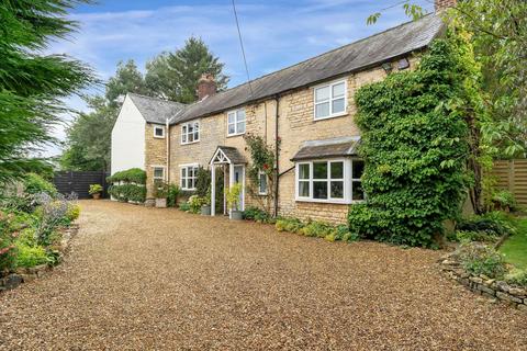 The Leas, Cottesmore 3 bed detached house for sale