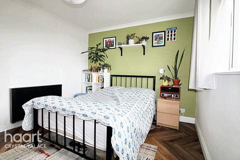 Peabody Hill, LONDON 1 bed flat for sale