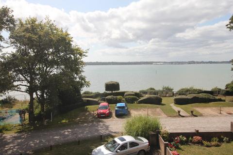 Victoria Road, Netley Abbey... 2 bed apartment for sale