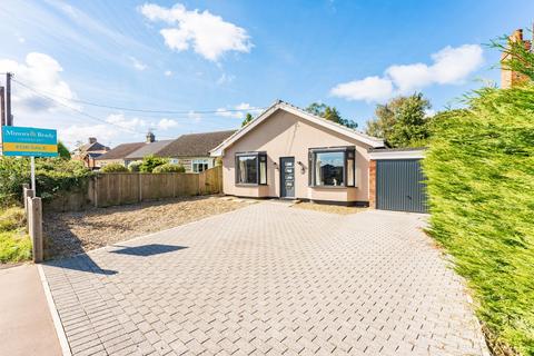 Rushmere Road, Carlton Colville, NR33 4 bed detached bungalow for sale