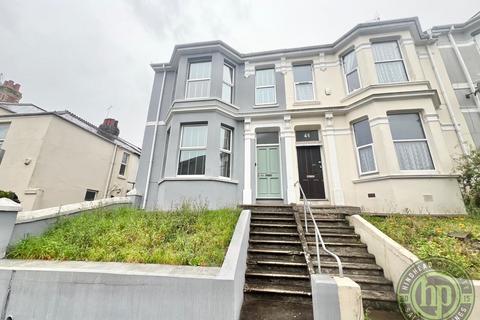 4 bedroom end of terrace house for sale