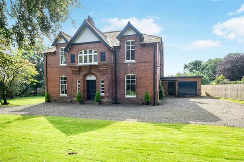 6 bedroom detached house for sale