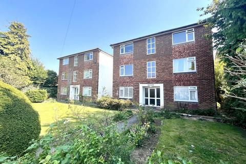 Church Lane, Chessington, Surrey. KT9... 2 bed flat for sale