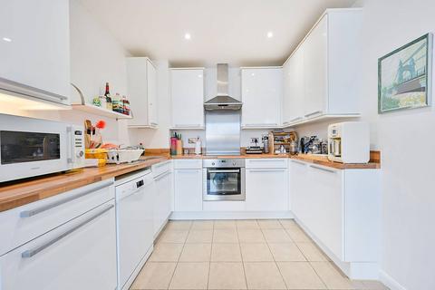 Great West Quarter, Brentford, TW8 2 bed flat for sale