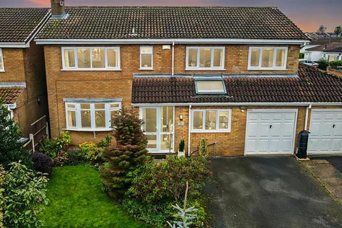 6 bedroom detached house for sale