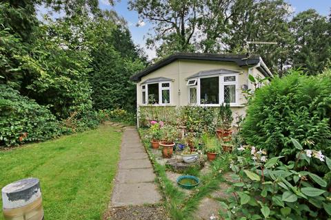 Turners Hill Park, Turners Hill... 2 bed park home for sale