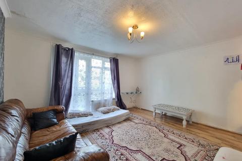 Bagleys Springs, Romford 2 bed flat for sale
