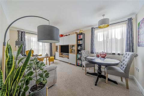 Gilbert White Close, Perivale, Greenford 1 bed apartment for sale