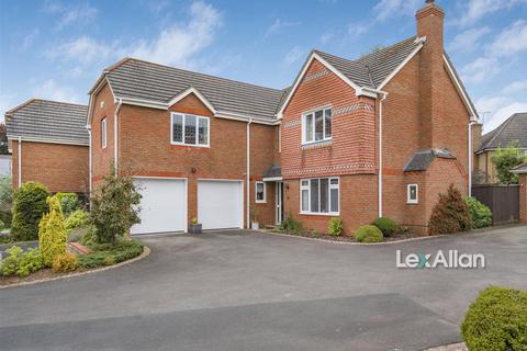 5 bedroom detached house for sale