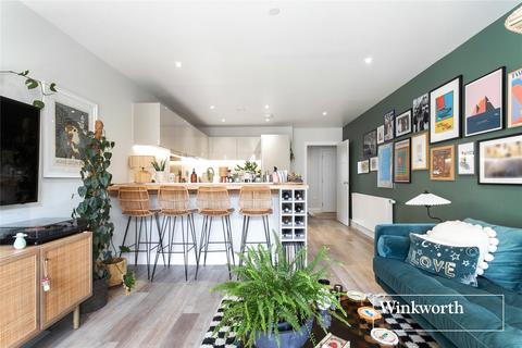 Montmorency Gardens, London, N11 2 bed apartment for sale