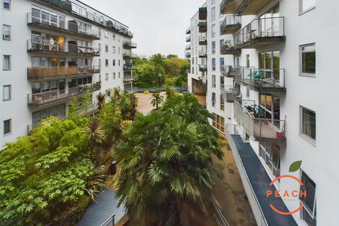 Wick Lane, London E3 2 bed maisonette for sale