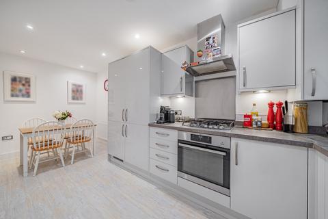 Liphook cul de sac location 2 bed house for sale