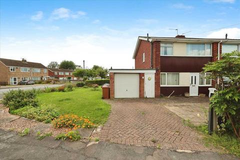 Cedar Close, Lincoln 3 bed semi