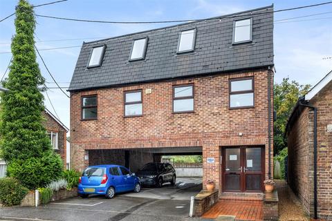 Buckingham House, Billingshurst RH14 1 bed flat for sale