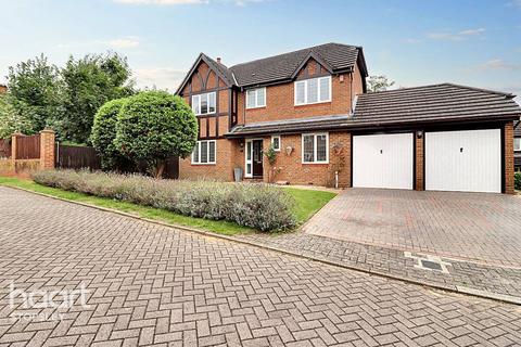 Greenside Park, Luton 4 bed detached house for sale