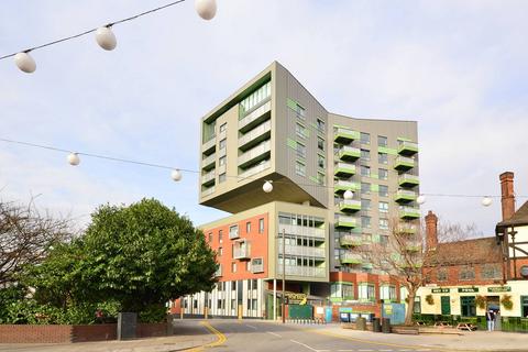 Lett Road, Stratford, London, E15 2 bed flat for sale