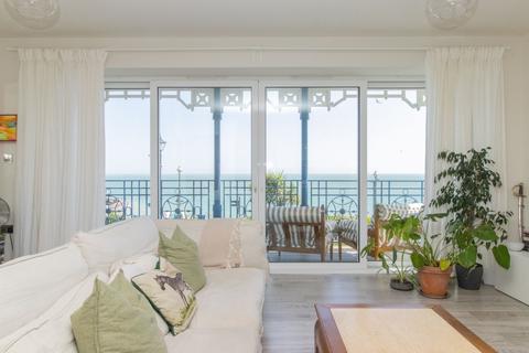 Victoria Parade, Broadstairs, CT10 2 bed flat for sale