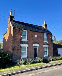 London Road, Faversham, ME13 3 bed detached house for sale