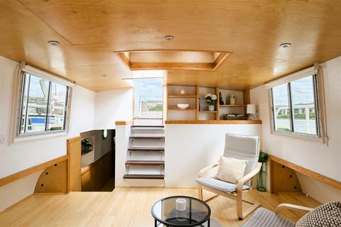 2 bedroom house boat for sale