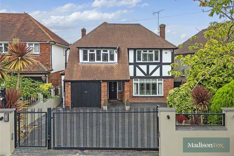 Millwell Crescent, Essex IG7 4 bed detached house for sale