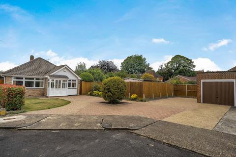 Hill Brow, Sittingbourne, Kent, ME10 3 bed bungalow for sale