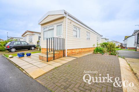 Creek Road, Canvey Island, SS8 2 bed park home for sale