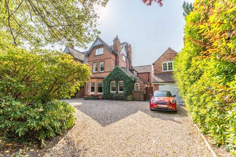 Hartopp Road, Four Oaks Estate... 5 bed semi