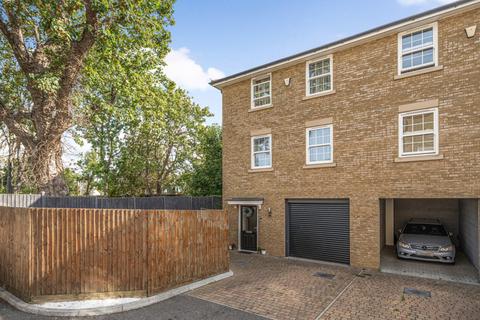 Halfway Road, Minster on Sea, Sheerness 4 bed semi
