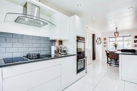Linton Rise, West Yorkshire WF6 4 bed detached house for sale