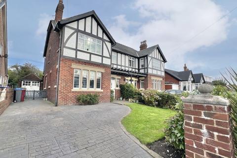 5 bedroom semi-detached house for sale