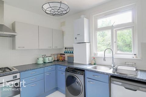 Green Lanes, London 2 bed character property for sale