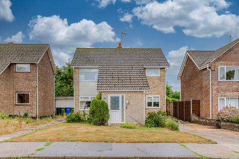 Burnt Hill Way, Lowestoft 3 bed detached house for sale