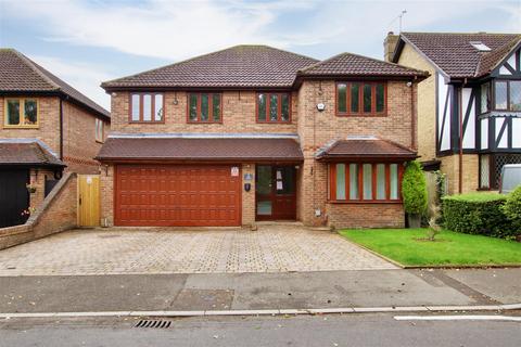 5 bedroom detached house for sale