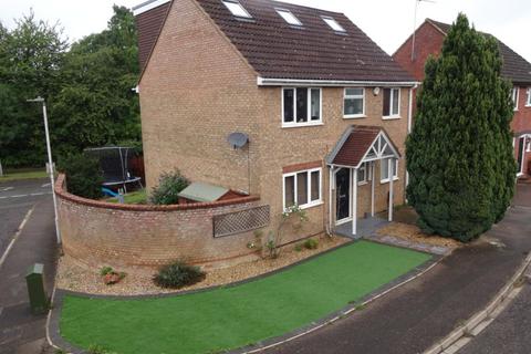 Harveys Hill, Luton, Bedfordshire, LU2 5 bed detached house for sale